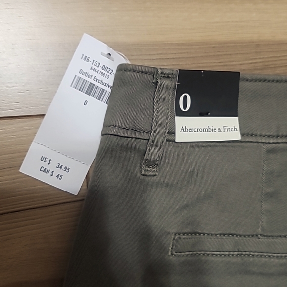 NWT Abercrombie & Fitch Green Boyfriend Short - Picture 4 of 9